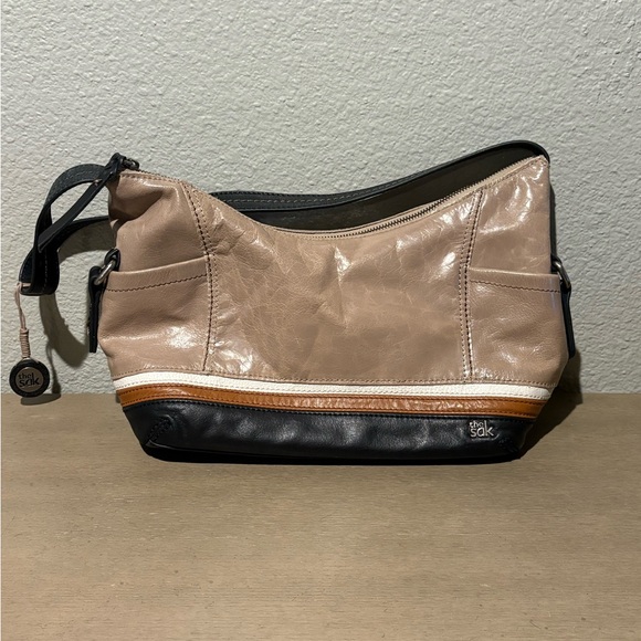 The Sak Beige and Black Leather Shoulder Kendra Bag - Picture 2 of 8